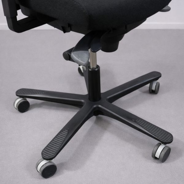 EFG Splice työtuoli, käsinojat – musta