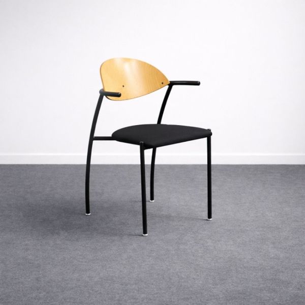 EFG kokoustuoli - musta/puu