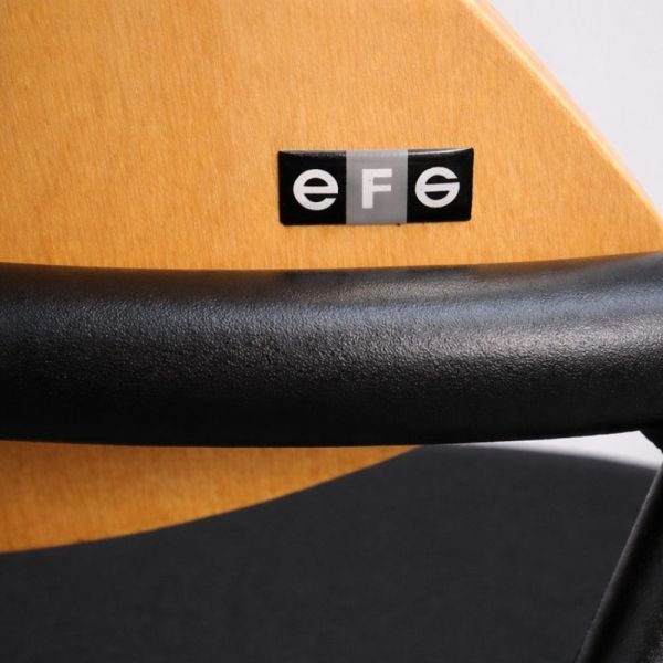 EFG kokoustuoli - musta/puu