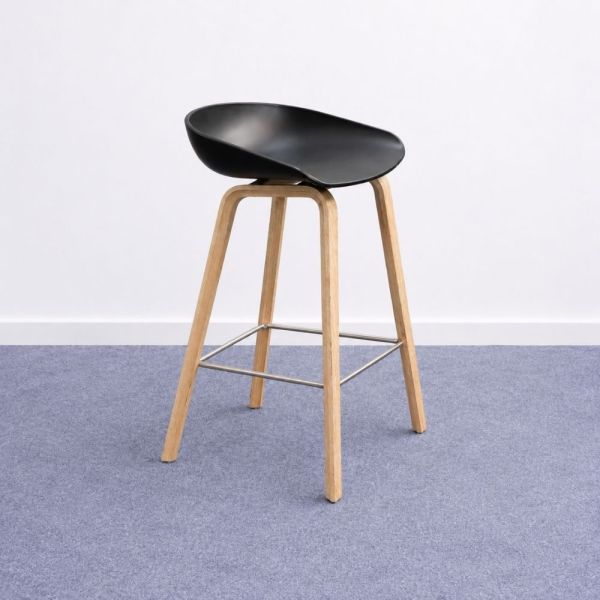HAY About A Stool AAS32 -baarituoli - musta/vaalea puu