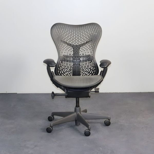 Herman Miller Mirra -työtuoli