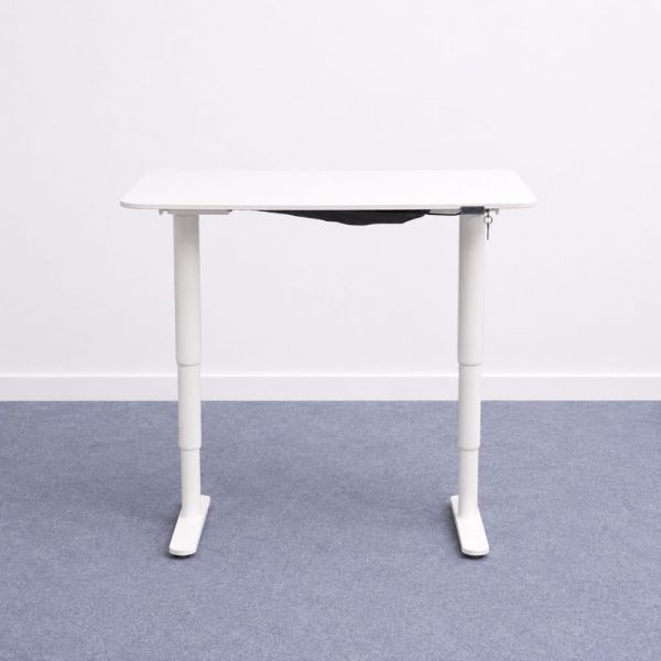 Ikea Bekant -sähköpöytä 120 x 80 cm, valkoinen