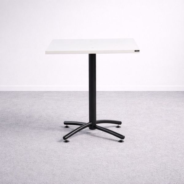 Isku sivupöytä 70×70 cm – valkoinen/musta