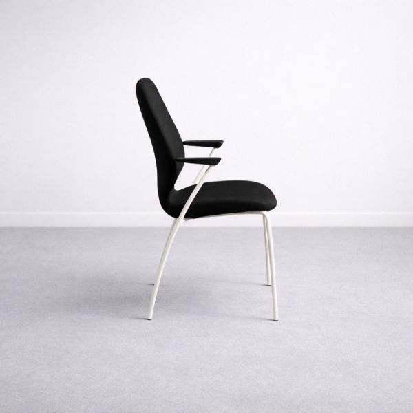 Kinnarps Monroe -tuoli – musta/valkoinen