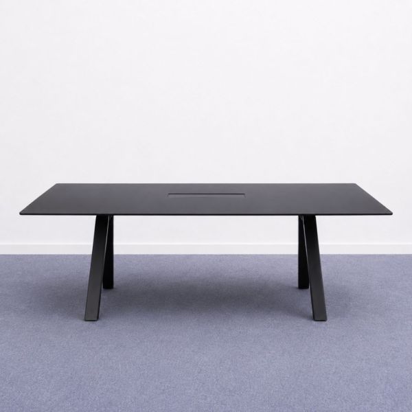 Martela Frankie neuvottelupöytä 240x120 cm – musta metalli