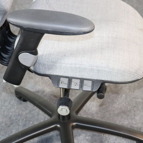 Martela RH Logic 300 työtuoli – harmaa