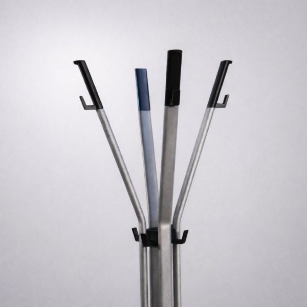 Martela pystynaulakko – harmaa metalli, mustat yksityiskohdat