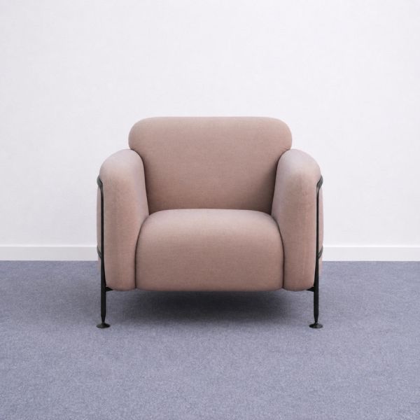 Massproductions Mega Armchair -nojatuoli - marjapuuron värinen