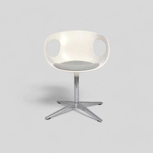 Fritz Hansen Hiromichi Konno Rin tuoli