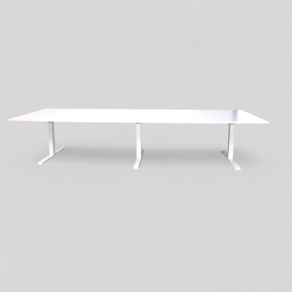 Martela Frankie neuvottelupöytä, 360 x 120 cm - valkoinen