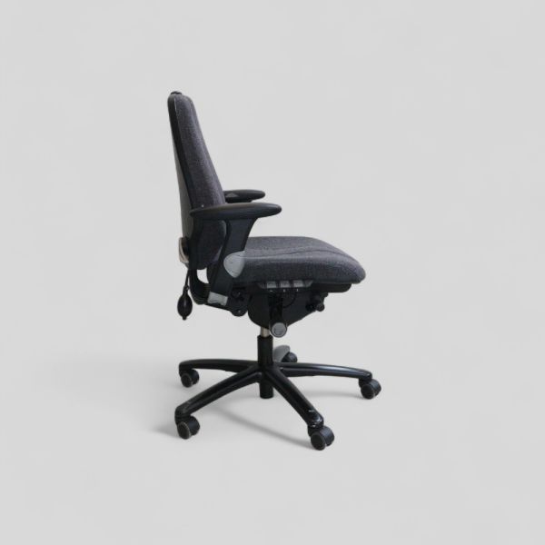 Martela RH Logic 300 -työtuoli - tummanharmaa