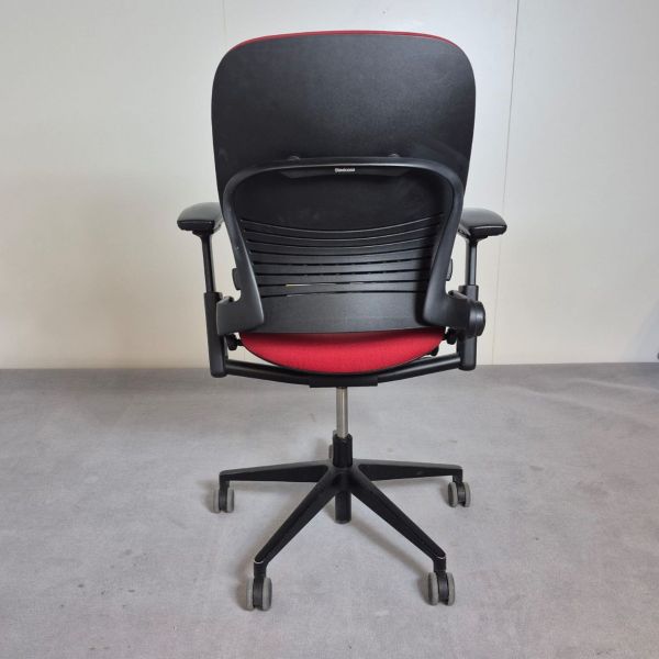 Steelcase Leap V2 -työtuoli - punainen