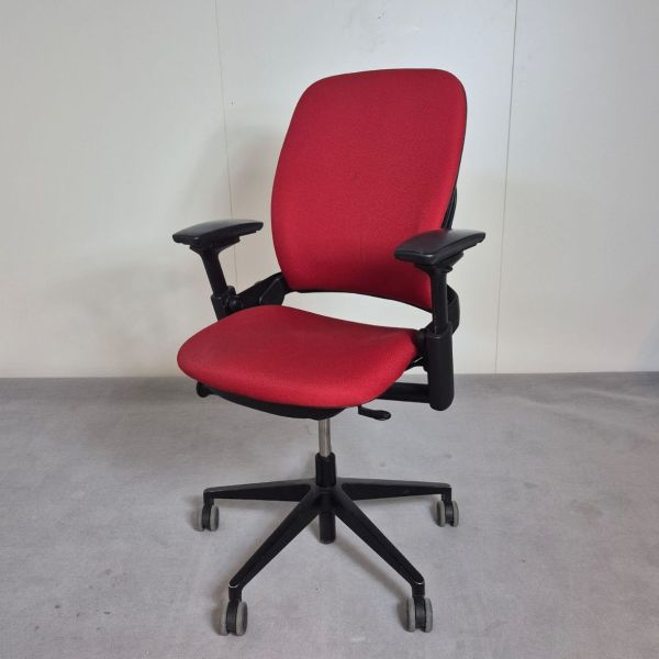 Steelcase Leap V2 -työtuoli - punainen