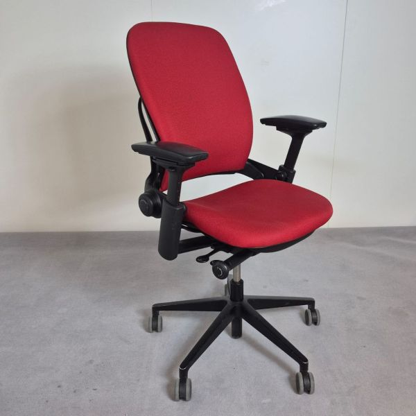 Steelcase Leap V2 -työtuoli - punainen