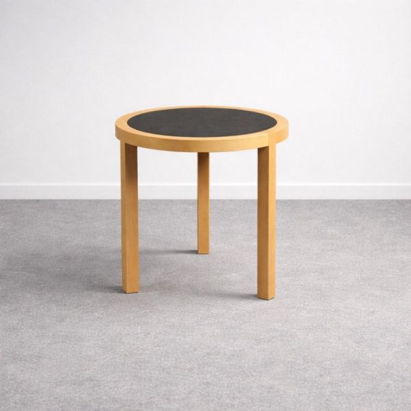 Pyöreä sivupöytä Ø60 cm – puu/musta