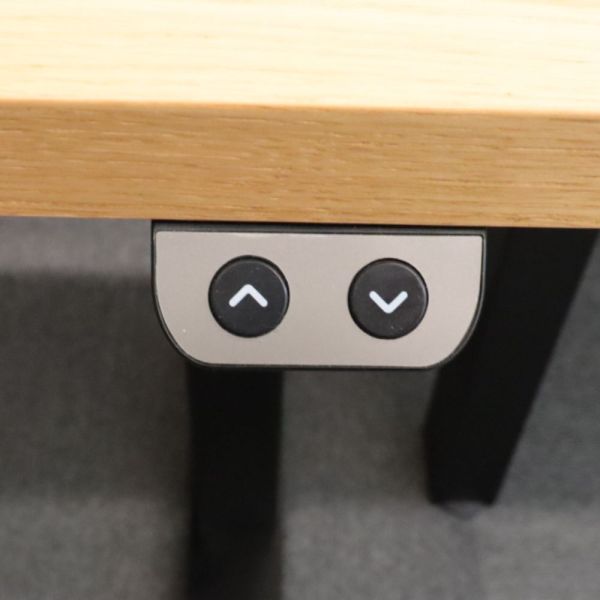 Steelcase sähköpöytä 140x70 cm - tammi/musta