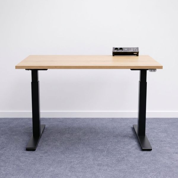 Steelcase sähköpöytä 140x70 cm - tammi/musta