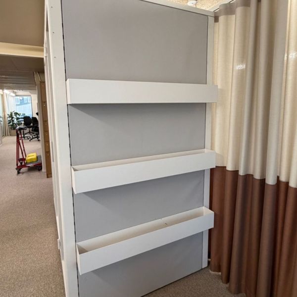 Talky M neuvottelutila – akustoitu tila 2–4 hengelle