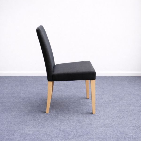 Andreu World tuoli – tummanharmaa kangastuoli puujaloilla