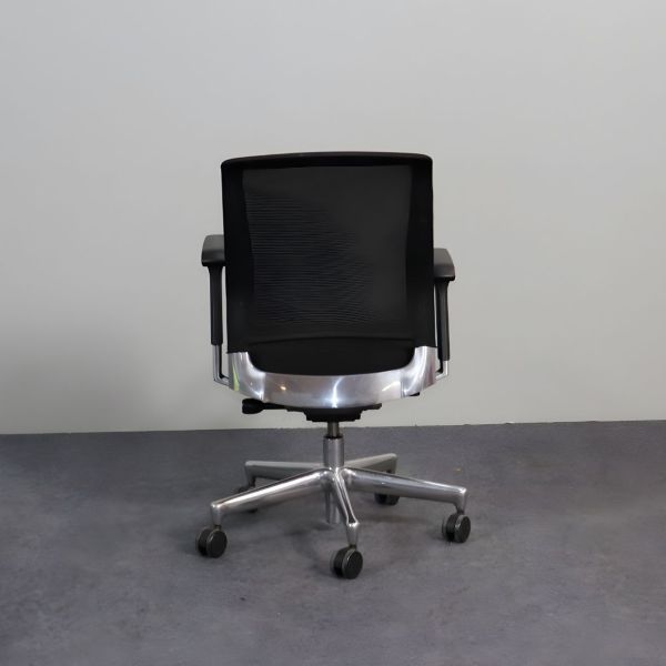 Interstuhl työtuoli - musta