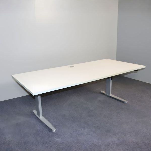 Sähköpöytä 160x80 cm - valkoinen kansi, harmaat jalat