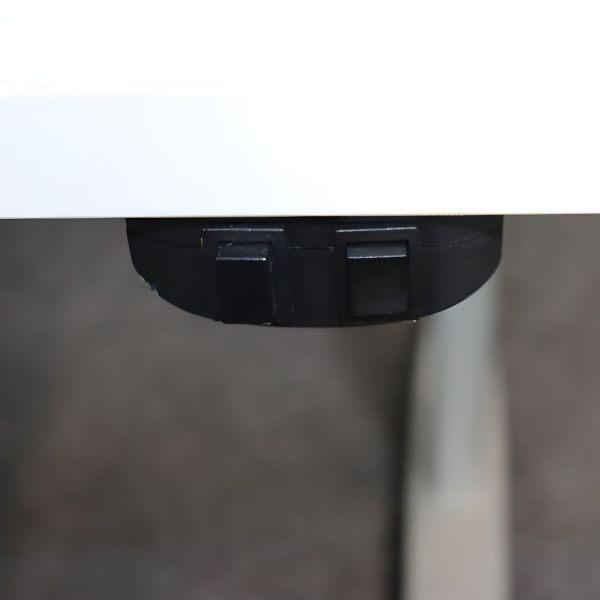 Sähköpöytä 200x90cm - valkoinen kansi, harmaat jalat