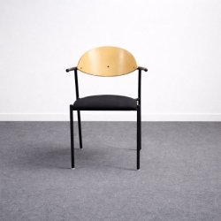 EFG kokoustuoli - musta/puu