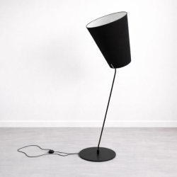 Lundia Soihtu lattiavalaisin – musta