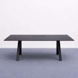 Martela Frankie neuvottelupöytä 240x120 cm – musta metalli