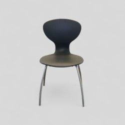 ILPO design IKS -tuoli – harmaa istuin ja vaaleanharmaat jalat