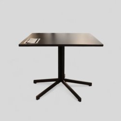 Pöytä 90x90x70, pistokepaikalla - musta