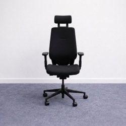 Steelcase Gesture työtuoli  niskatuella – musta