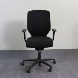 Wilkhahn IN 184/7 työtuoli käsinojilla - musta