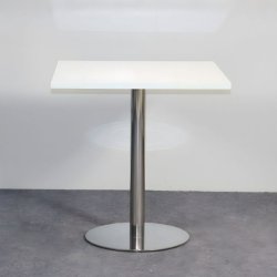 Neliö pöytä - valkoinen