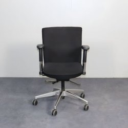 Interstuhl työtuoli - musta verhoilu